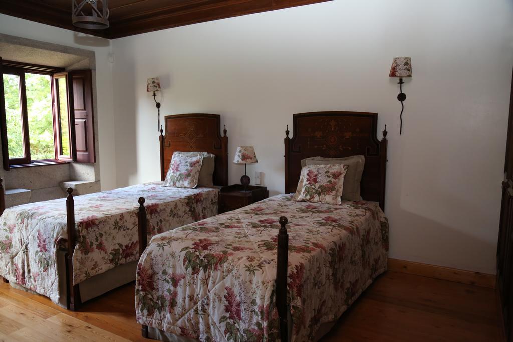 Quinta Dos Castanheiros Bed And Breakfast Ponte de Lima Chambre photo