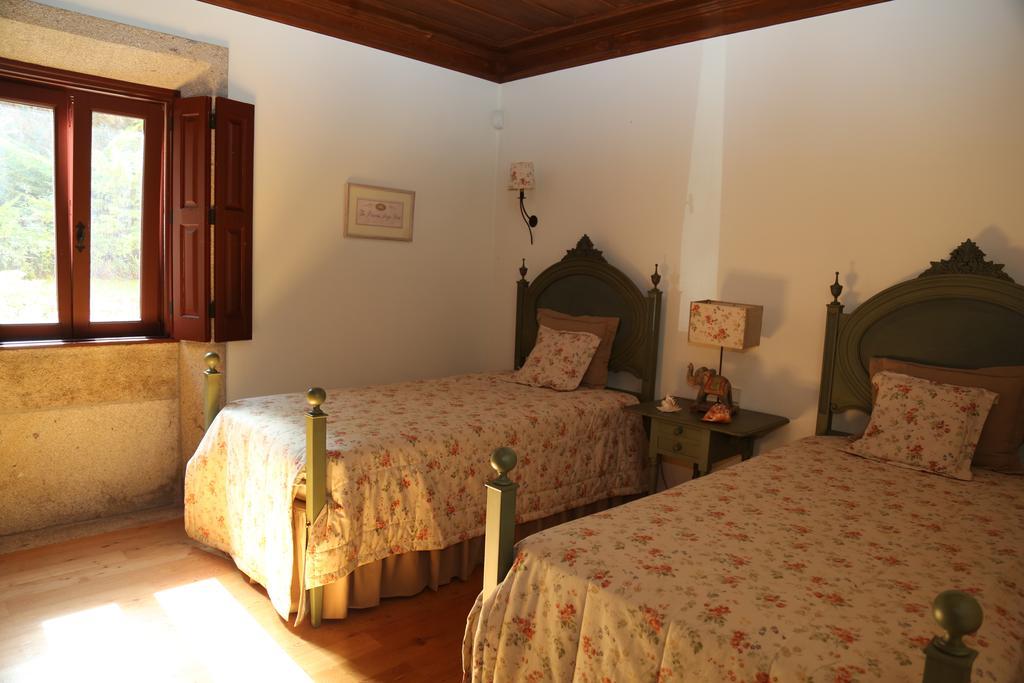 Quinta Dos Castanheiros Bed And Breakfast Ponte de Lima Chambre photo